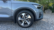 Volvo XC40 2.0 B4P Ultimate Dark 5dr Auto Petrol Estate